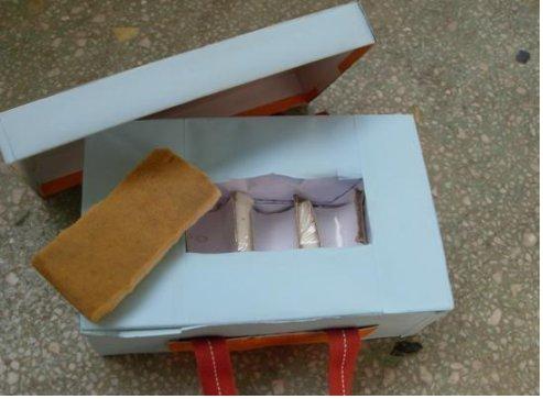 请选择以下的材料,做一个鸡蛋保护器,让鸡蛋掉到地上而不被摔坏.